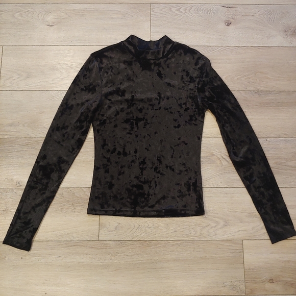 Black velvet turtleneck // size S - Picture 2 of 6